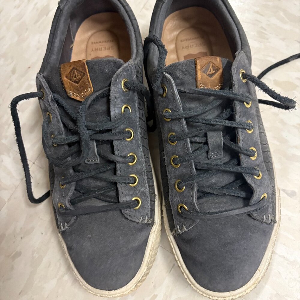 Serry Sneakers